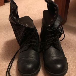 Soda black boots